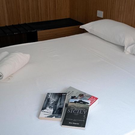 Sognalibro Bed And Books Bed and Breakfast Ραγκούσα Εξωτερικό φωτογραφία